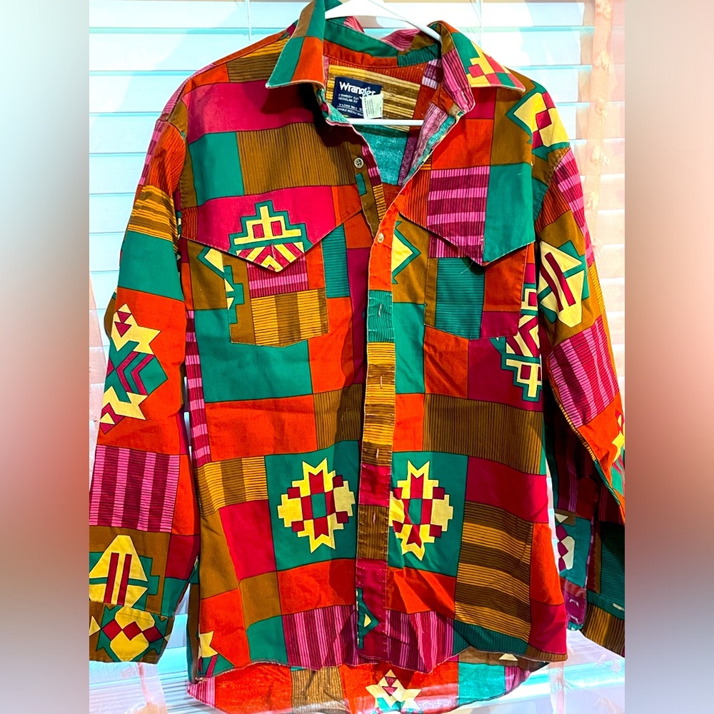 Vintage Wrangler Azteca Print size XL. Excellent used condition!